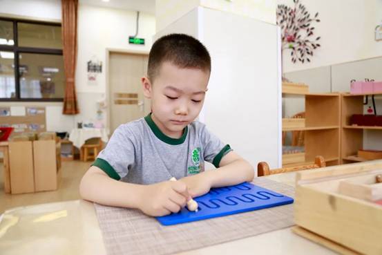 幼兒園開學(xué)，新(xīn)生注意力不集中(zhōng)？教你幾招！